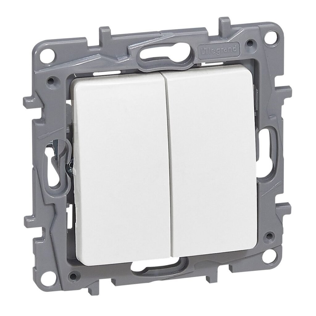 Interrupteur va-et-vient va-et-vient 10AX POUS.6A blanc Niloé Legrand 764509