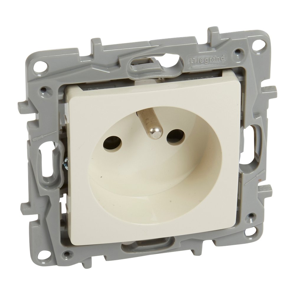 Accessoire de raccordement 2P+T blanc ECLIPS ivoire Niloé Legrand 764627