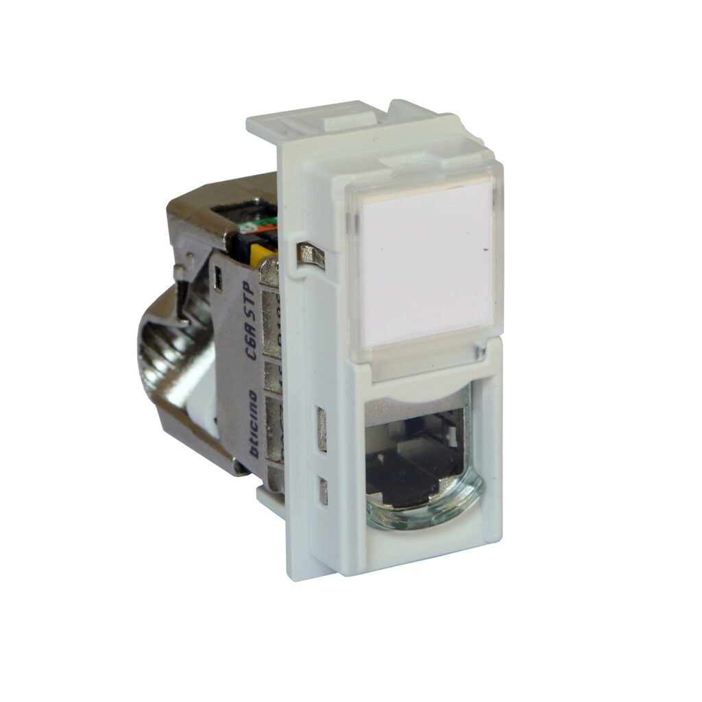 Prise RJ45 Living Now PRISE RJ45 STP CAT6A blanc Legrand BTKW4279C6AS