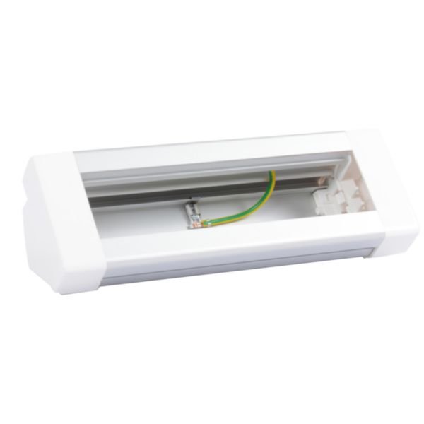 Bloc Bureau Vide a Equiper Apparent 8 Modules 230V 3500W 16A Blanc MOSAIC 054690