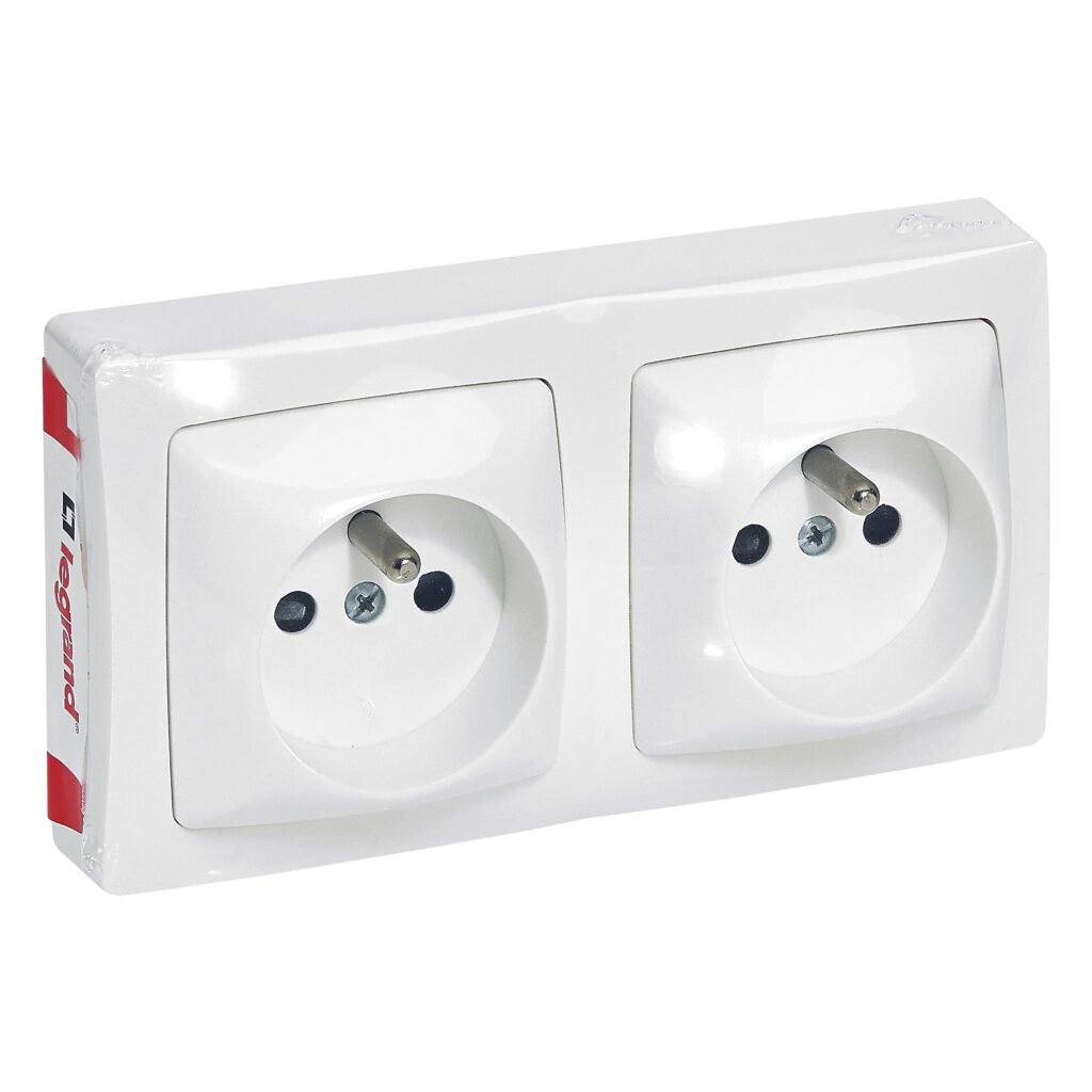 Prise De Courant Double a Puit Complet Apparent 2 × 2p+t 230V Blanc Saillie 097627