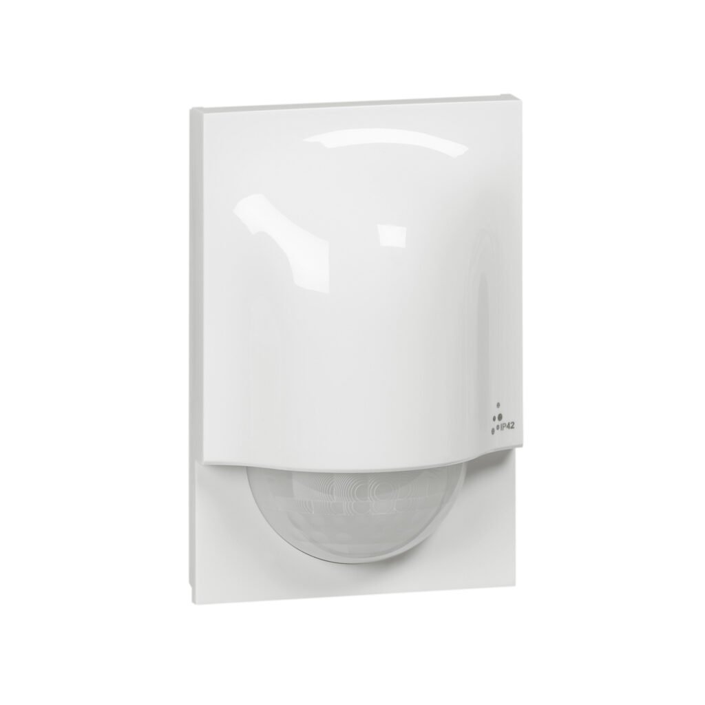 Détecteur De Mvt 3FILS Avec Neutre Ir 140 Deg-8 m Apparent 230V 1000W 048945