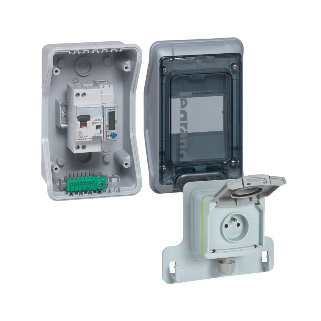 Prise IRVE Kit Coffret+patere+disjoncteur C20a 30MA Type F Apparent 230V 3500W 16A Gris Saillie 090481