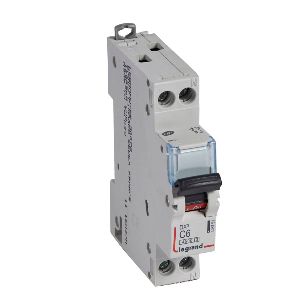 Disjoncteur Legrand DNX3 1P+N 6A courbe C 4,5kA 406791