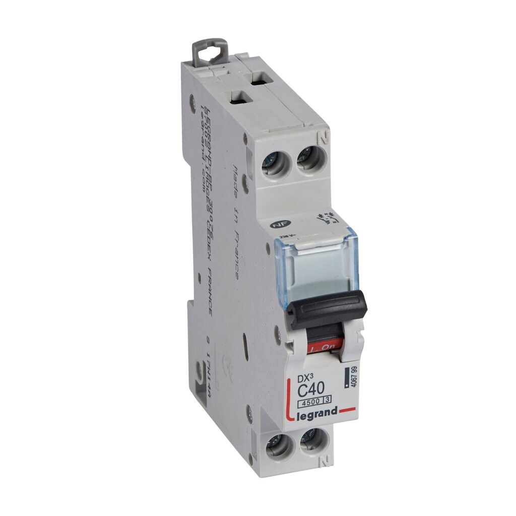 Disjoncteur Legrand DX³ 1P+N C40 4,5kA 230V 406799