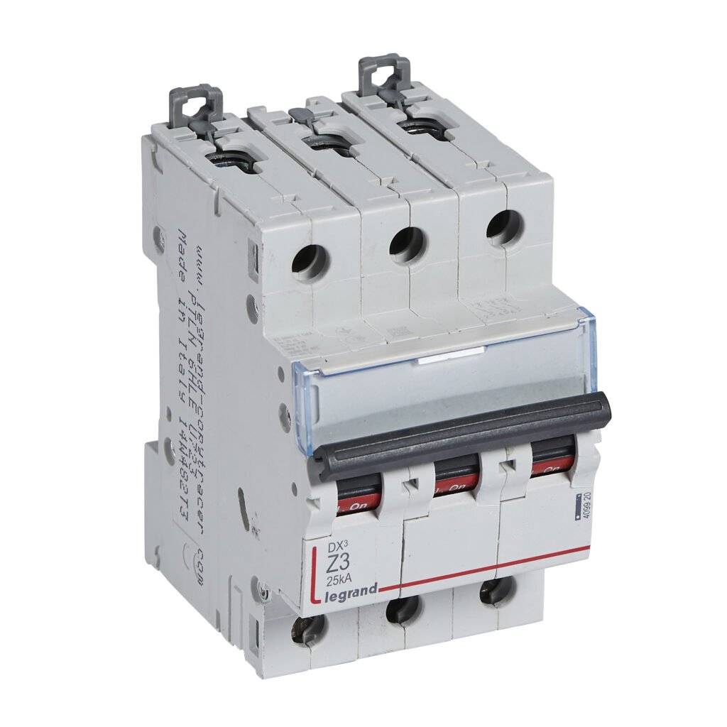 Disjoncteur Legrand DX3 3P 3A courbe Z 25kA 409920