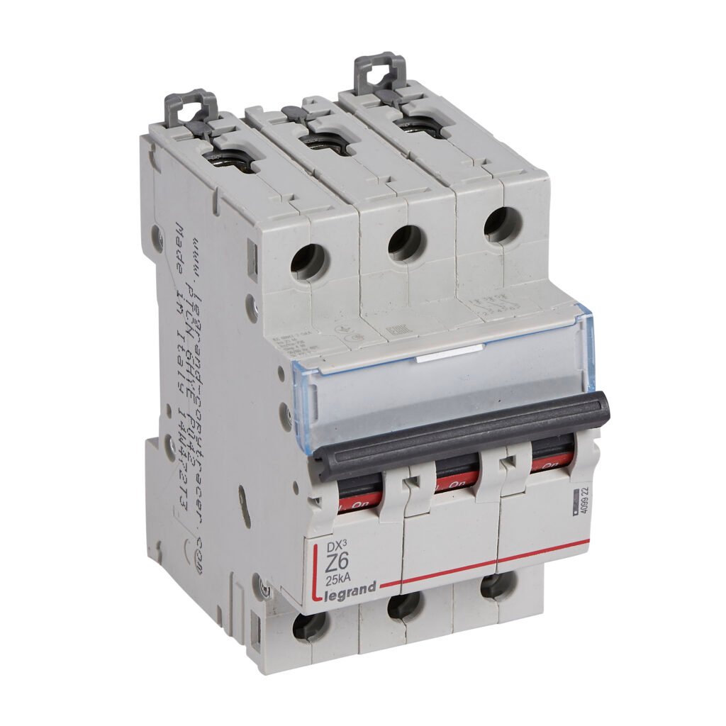 Disjoncteur Legrand DX3 3P 6A courbe Z 25kA 409922