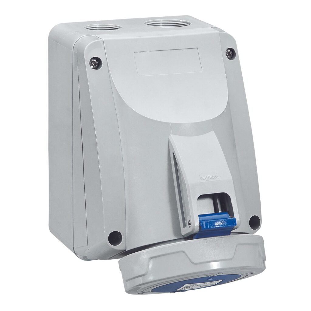 Prise industrielle P17 SOCLE SAIL. 32A 2P+T 230V IP67 Legrand 555454