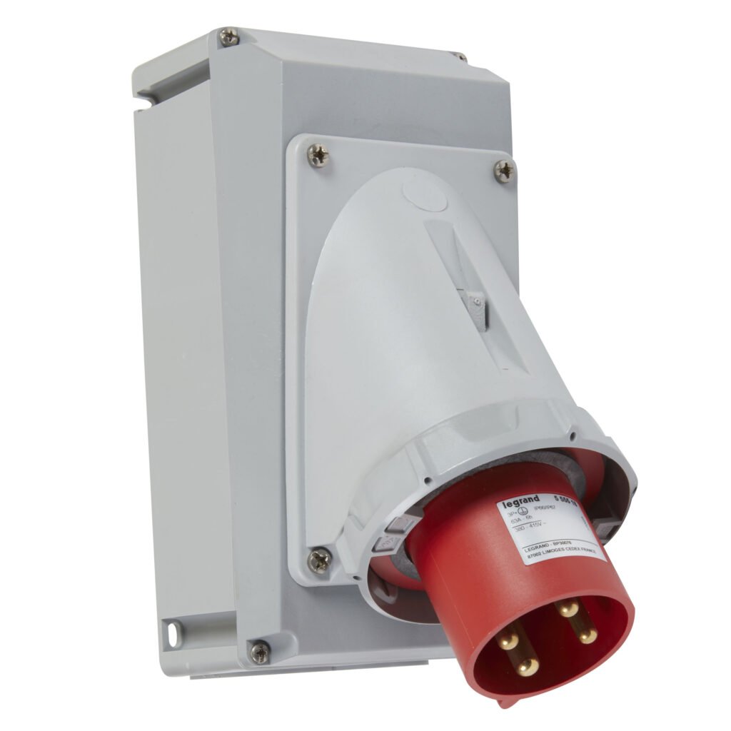 Prise industrielle P17 SOCLE CON. 63A 3P+T 400V IP67 Legrand 555518