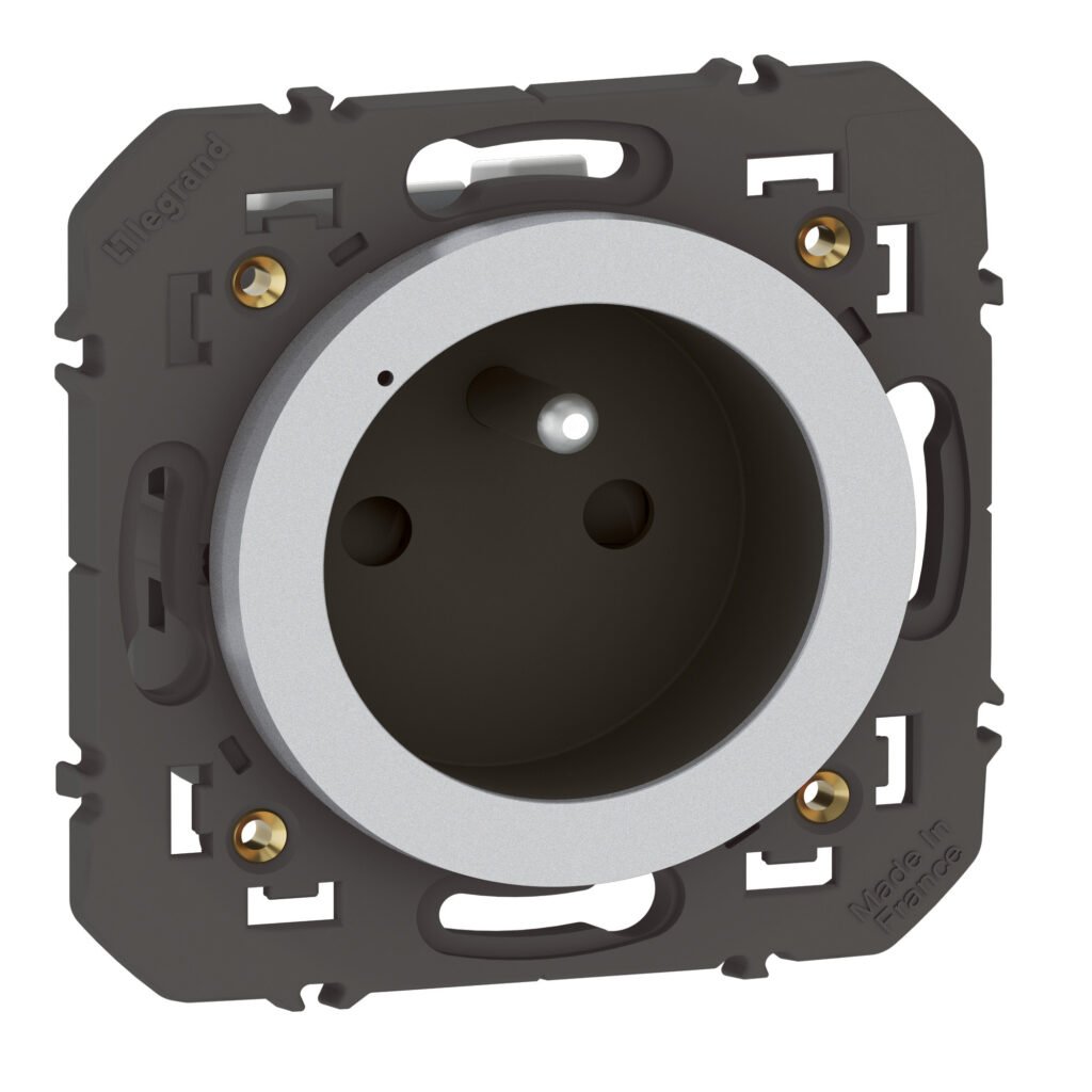 PRISE CONNECTEE FR 16A aluminium dooxie with Netatmo Legrand 600491A