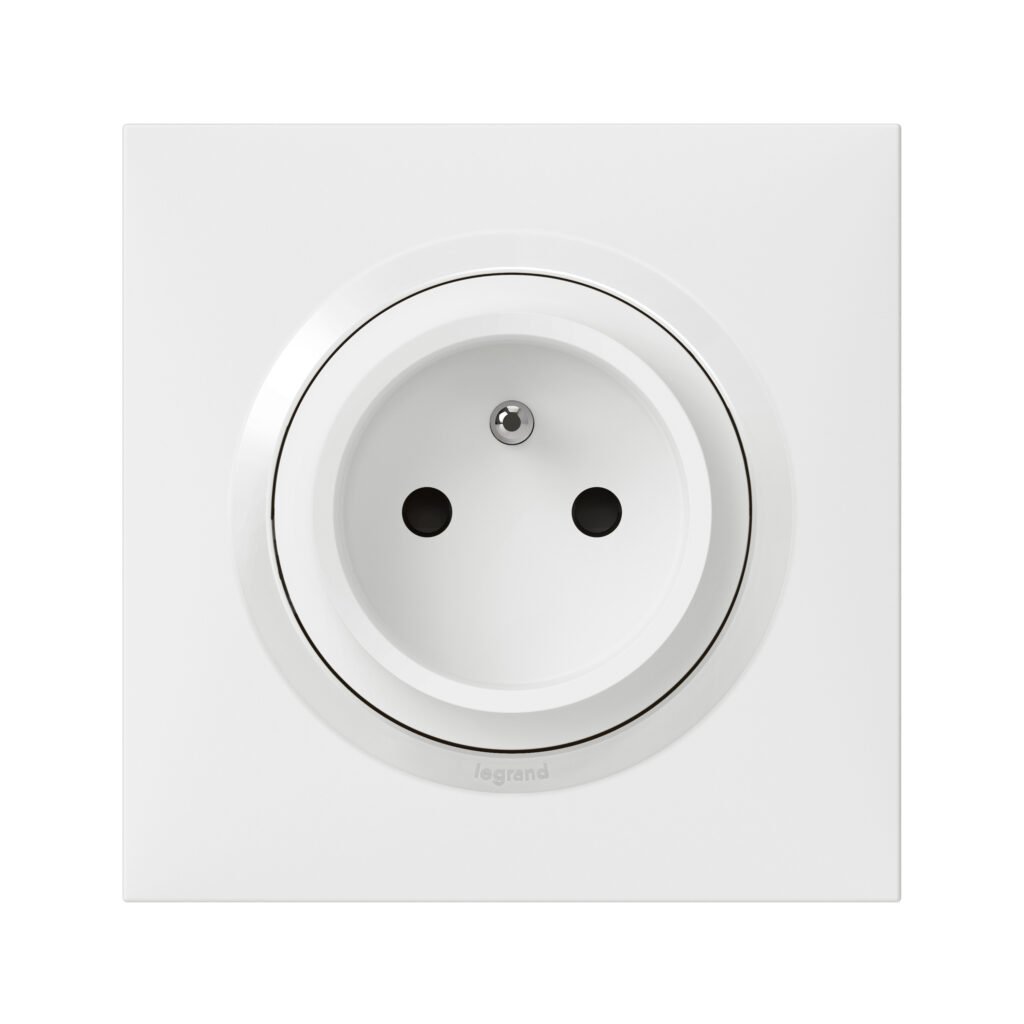 Accessoire de raccordement 2P+T FAIBLE ECOMBREM ONE blanc dooxie Legrand 600728