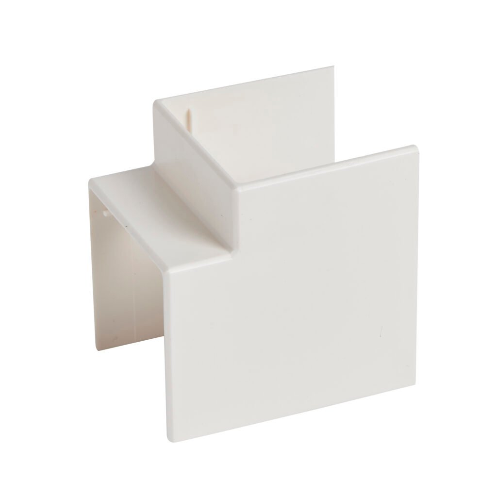 Moulure électrique ANGLE INTERIEUR 40X40 MM DLP Legrand 638181