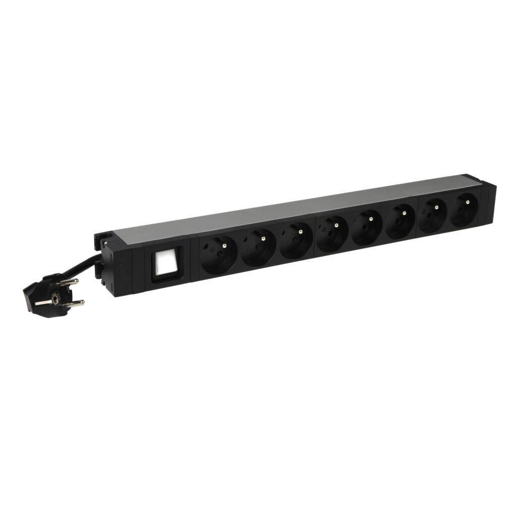 Équipement réseau PDU 19P 8X2P+T FR/B + interrupteur VDI Legrand 646822