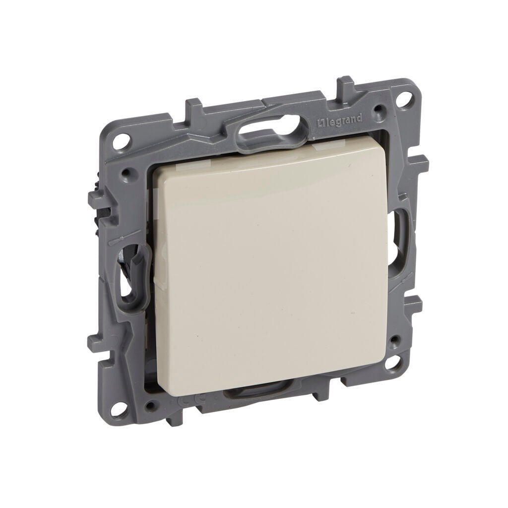 Bouton poussoir POUSSOIR 6A ivoire GRIFFE Niloé Legrand 664605