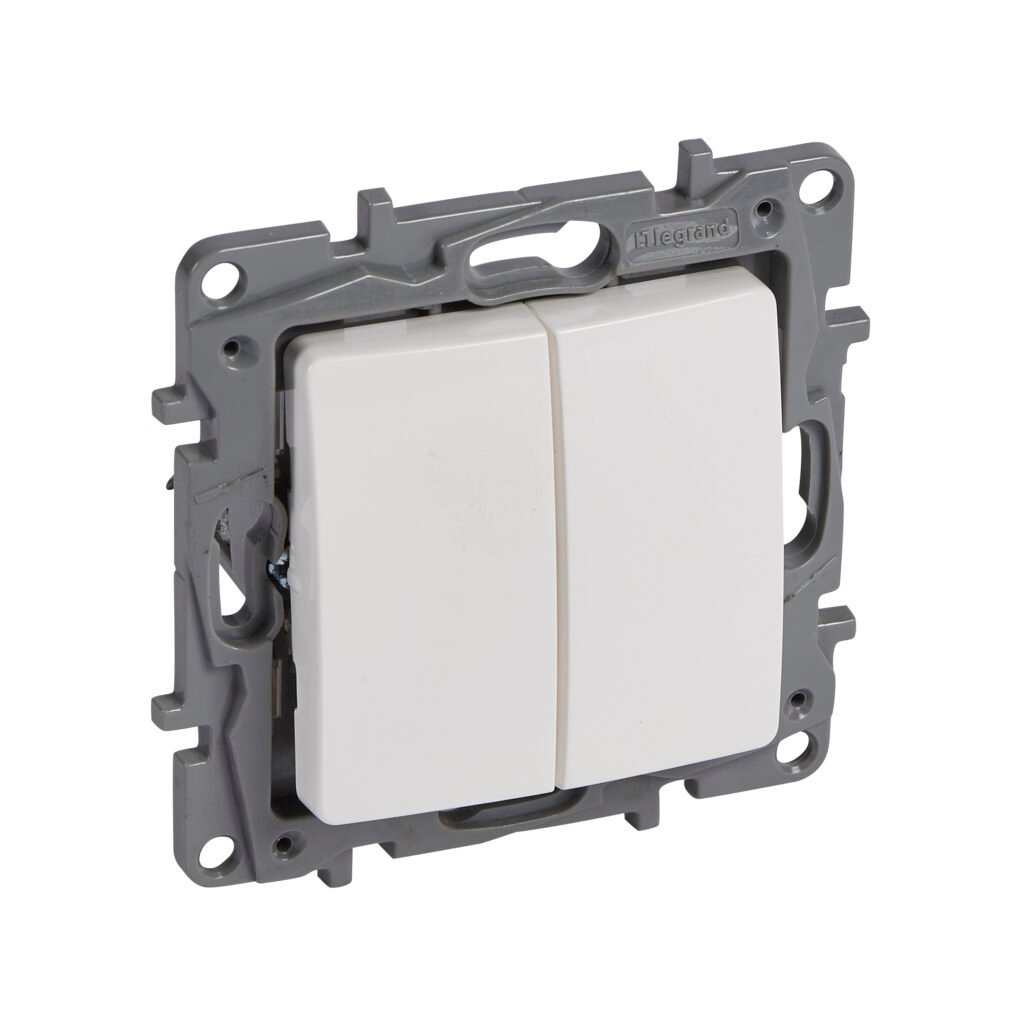 Accessoire de raccordement DOUBLE POUS.6A blanc Niloé Legrand 764508